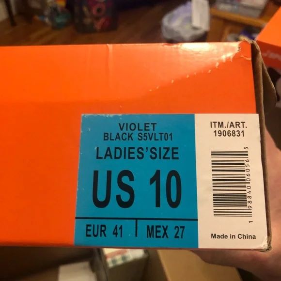 Stylish Black Ankle Boots with Knit Cuff - Picture 2 of 11